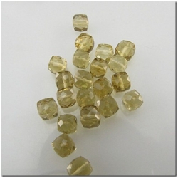 1 Lemon quartz faceted cube gemstone bead (H) 4.4 to 4.9mm