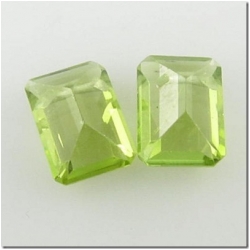 2pc Peridot faceted baguette window briolette gemstone beads (N) 6.8 to 7.1mm