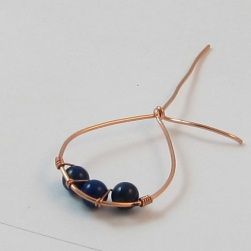 How to use wire to bind or wrap to make jewelry.