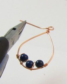 How to use wire to bind or wrap to make jewelry.