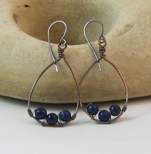 How to use wire to bind or wrap to make jewelry, earrings.